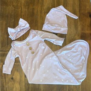 Caden Lane Knot Gown Newborn - EUC